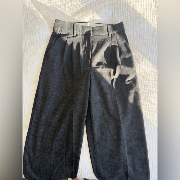 Aritzia Effortless Pant - Picture 2 of 3